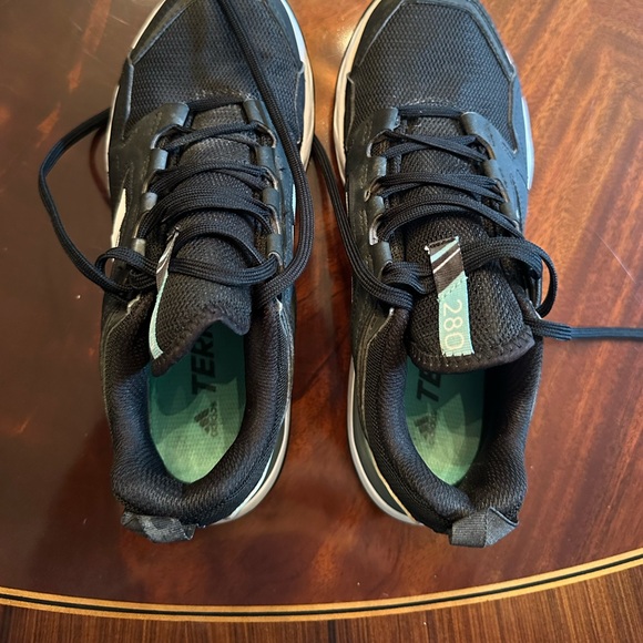 Adidas Terrex Trail Sneakers. Used. Very Good condition. Black & Turquoise sz 7 - Picture 4 of 6